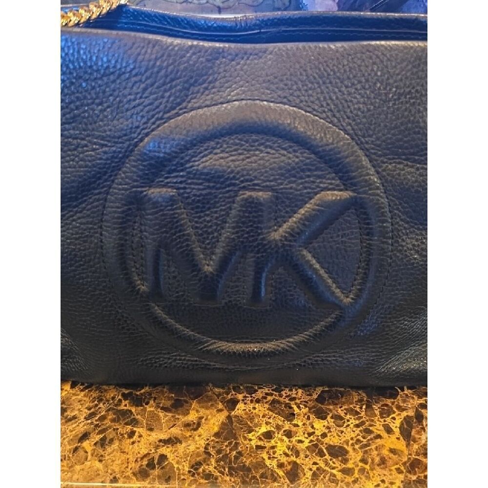Michael Kors Black Leather Chain Strap Shoulder Bag with Gold Hardware - Picture 5 of 13